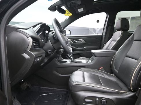 Used 2022 Chevrolet Traverse Premier image 18