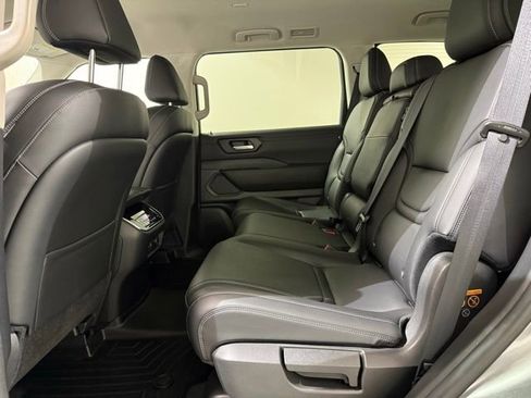 Used 2025 Nissan Armada SV image 23