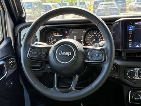 Used 2024 Jeep Wrangler Unlimited Sport AWD/4WD image 19