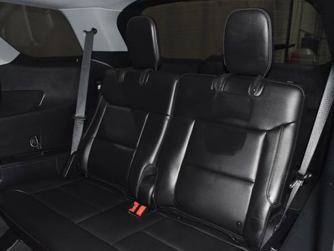 Used 2022 Ford Explorer XLT w/ Equipment Group 202A image 38