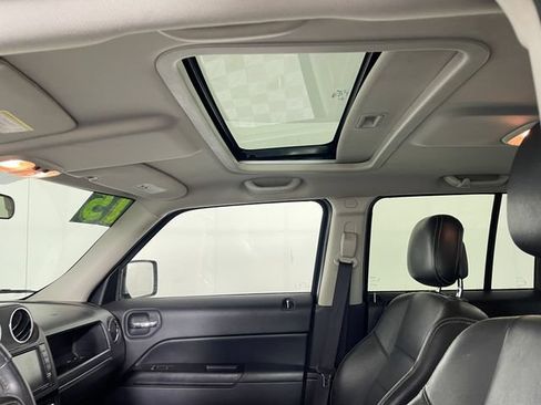 Used 2015 Jeep Patriot High Altitude AWD/4WD image 10