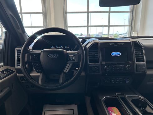 Used 2018 Ford F150 XLT w/ Equipment Group 302A Luxury AWD/4WD image 17