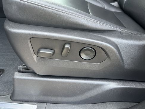 Used 2023 GMC Sierra 1500 SLT image 25