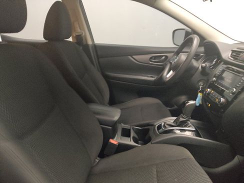 Used 2020 Nissan Rogue Sport S w/ Appearance Package FWD image 21