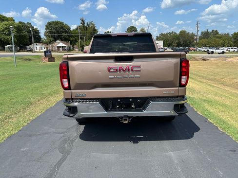 Used 2019 GMC Sierra 1500 SLE w/ SLE Value Package AWD/4WD image 7