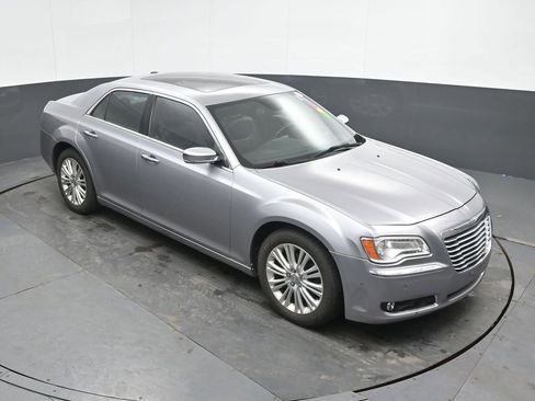 Used 2014 Chrysler 300 C w/ Light Group image 35