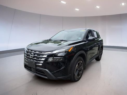 Used 2026 Nissan Rogue SV AWD/4WD image 2