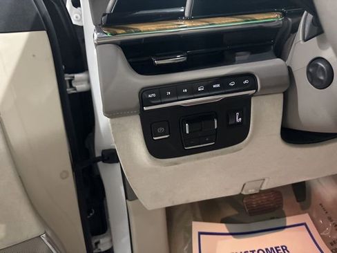 Used 2021 Cadillac Escalade Sport Platinum image 14