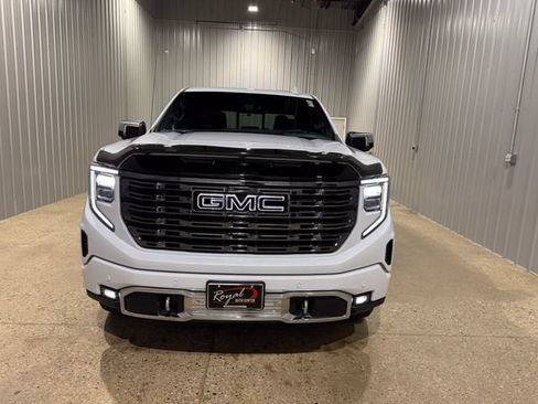 Used 2026 GMC Sierra 1500 Denali Ultimate AWD/4WD image 3