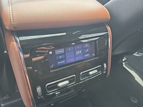 Used 2025 Lincoln Aviator Reserve w/ Luxury Package AWD/4WD image 20