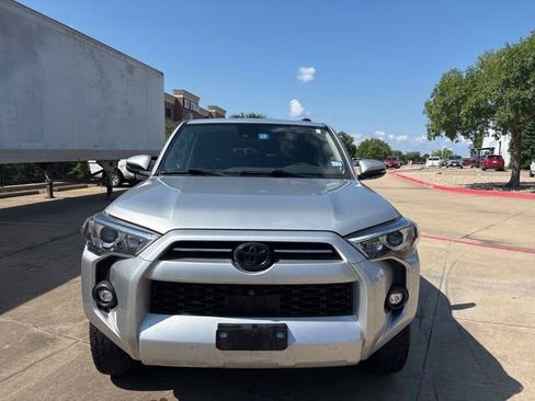 Used 2022 Toyota 4Runner SR5 Premium w/ Moonroof Package AWD/4WD image 2