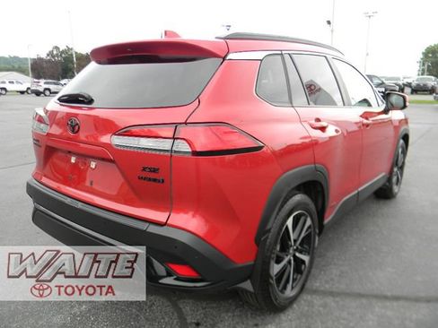 Used 2024 Toyota Corolla Cross AWD Hybrid w/ Convenience Package image 2