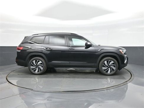 New 2026 Volkswagen Atlas SE image 8