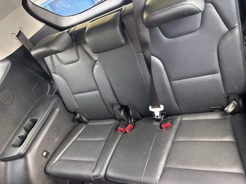 Used 2020 Kia Telluride LX FWD image 18