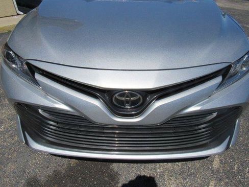 Used 2018 Toyota Camry LE FWD image 4