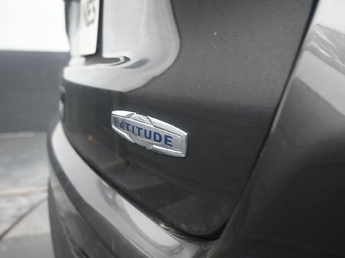 Used 2024 Jeep Compass Latitude image 14