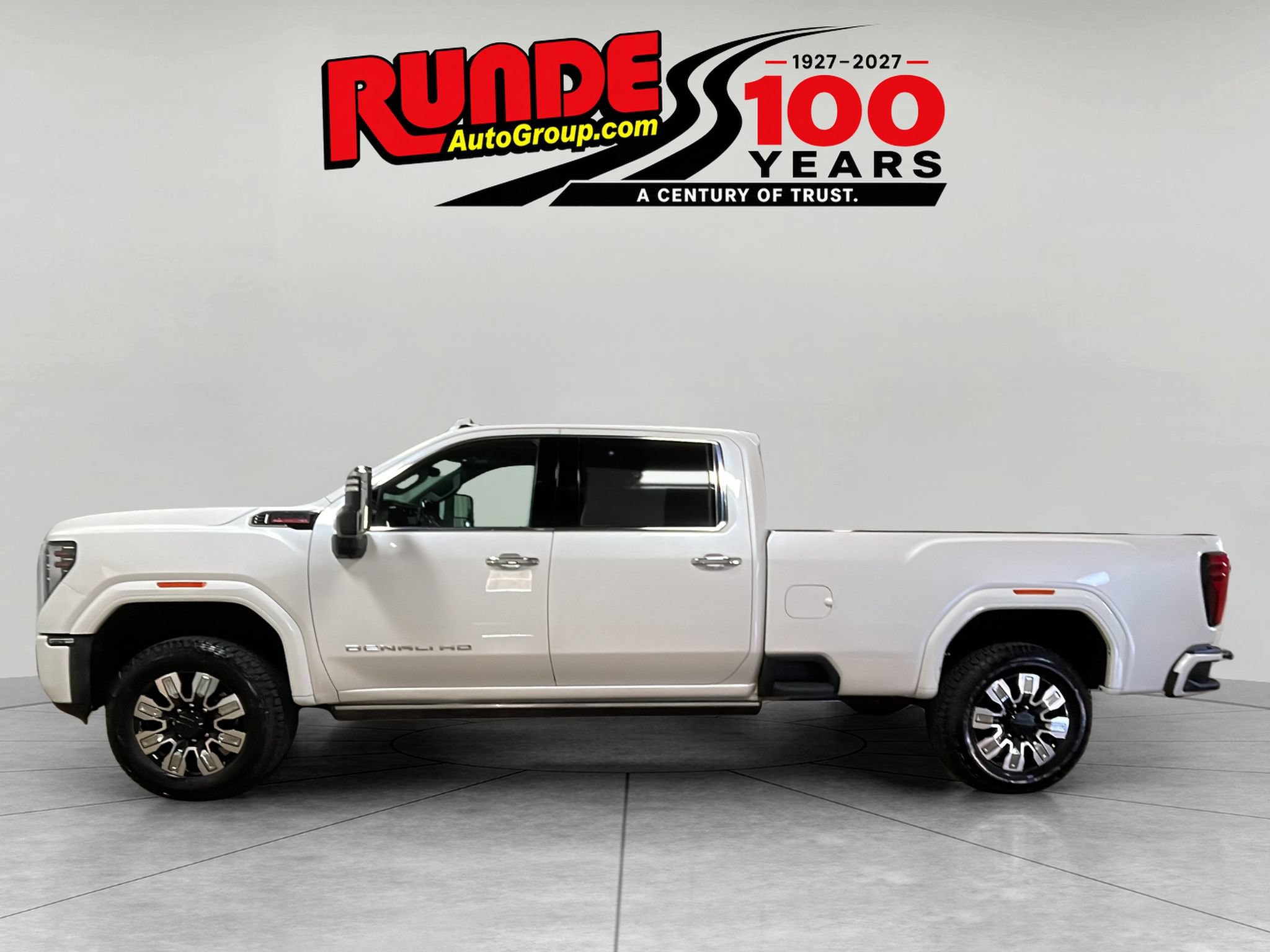 Used 2024 GMC Sierra 2500 Denali w/ Denali Reserve Package AWD/4WD image 5