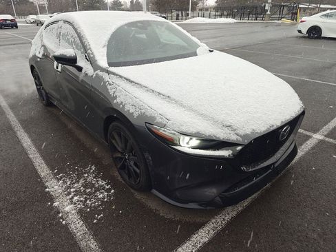 Used 2023 MAZDA MAZDA3 Hatchback w/Premium Plus Pkg image 3
