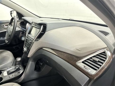Used 2017 Hyundai Santa Fe Sport image 26