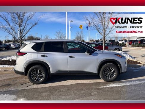 Used 2024 Nissan Rogue S image 4