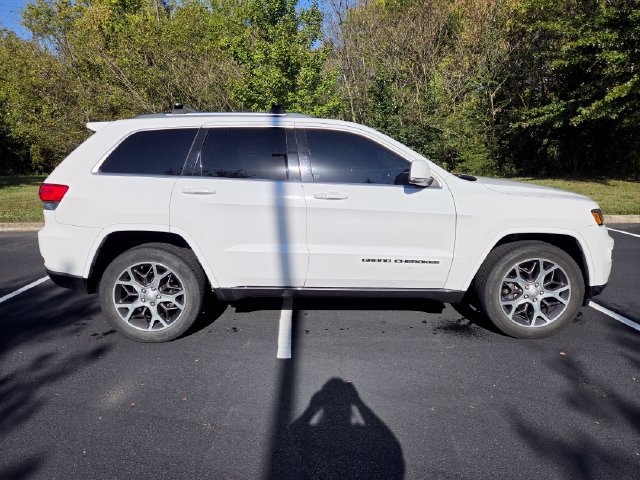 Used 2018 Jeep Grand Cherokee Limited AWD/4WD image 10