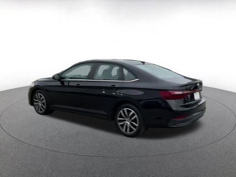 Used 2025 Volkswagen Jetta SE image 11