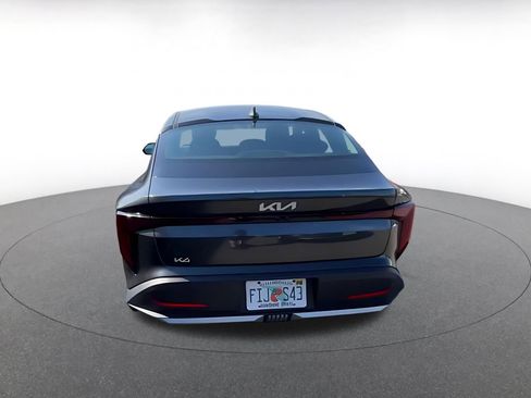 Used 2025 Kia K4 LXS image 16