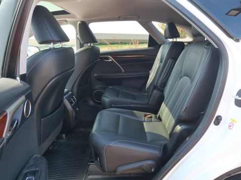 Used 2019 Lexus RX 350L Luxury image 9