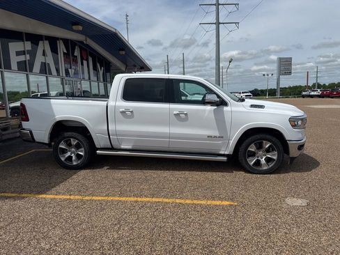 Used 2021 RAM 1500 Laramie AWD/4WD image 2