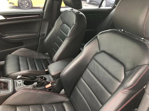 Used 2015 Volkswagen Golf 4-Door FWD image 16
