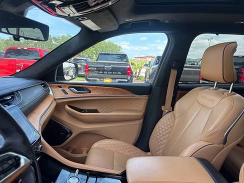 Used 2021 Jeep Grand Cherokee L Summit AWD/4WD image 24