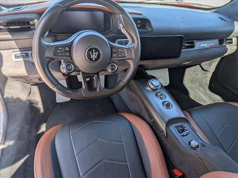 Used 2022 Maserati MC20 Coupe image 12