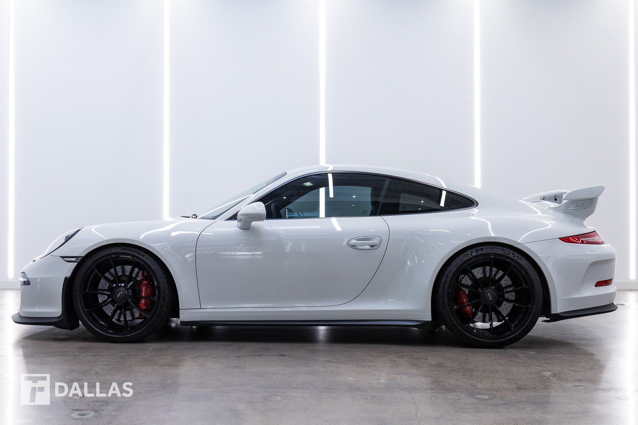 Used 2015 Porsche 911 GT3 RWD image 1