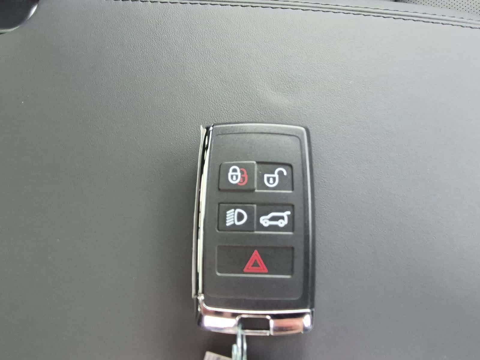 New 2026 Land Rover Defender 110 X-Dynamic SE AWD/4WD image 38
