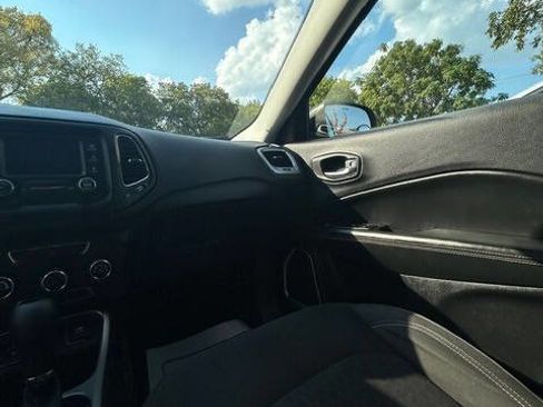 Used 2017 Jeep Compass Sport image 37