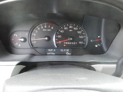 Used 2010 Cadillac DTS FWD image 3