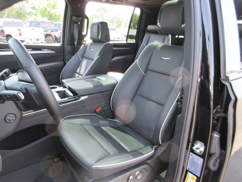 Certified 2026 Cadillac Escalade ESV Sport w/ Touring Package AWD/4WD image 22