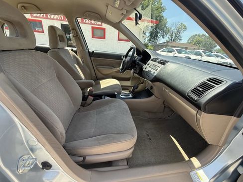 Used 2003 Honda Civic Hybrid Sedan image 16