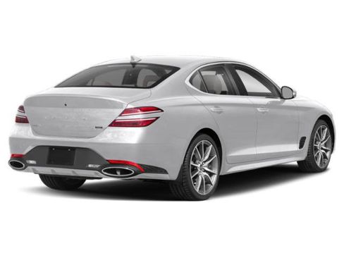 Used 2022 Genesis G70 3.3T AWD/4WD image 2