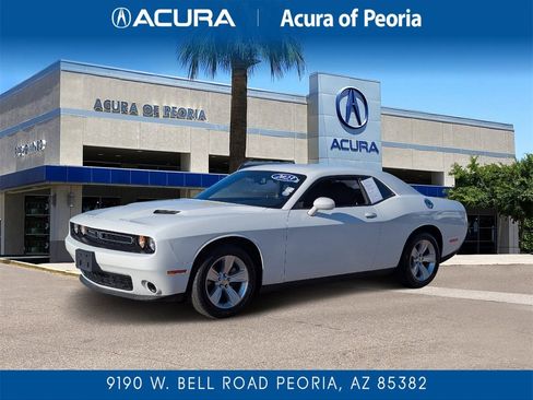 Used 2023 Dodge Challenger SXT image 1