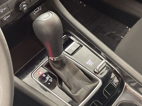 Used 2024 Jeep Compass Sport image 15