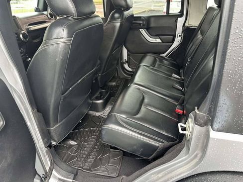 Used 2013 Jeep Wrangler Unlimited Rubicon w/ Connectivity Group AWD/4WD image 13