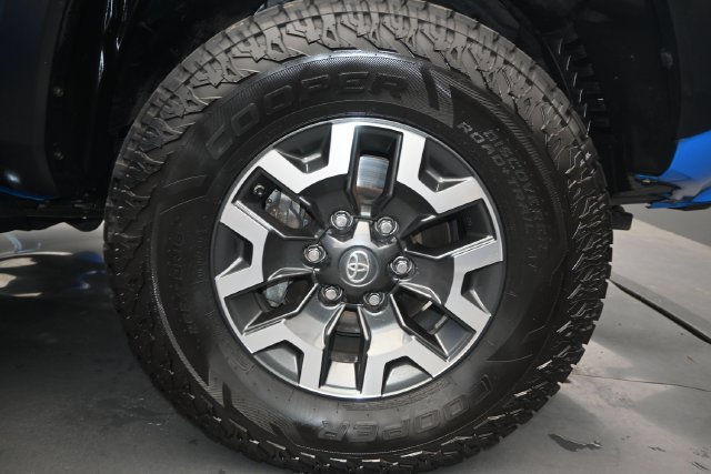 Used 2021 Toyota Tacoma TRD Off-Road AWD/4WD image 18