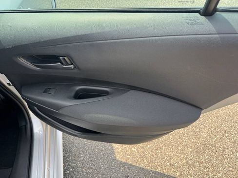 Used 2024 Toyota Corolla LE FWD image 22