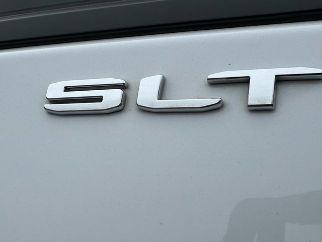Used 2023 GMC Terrain SLT AWD/4WD image 13