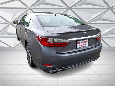 Used 2016 Lexus ES 350 w/ Premium Package w/Wood Trim FWD image 8
