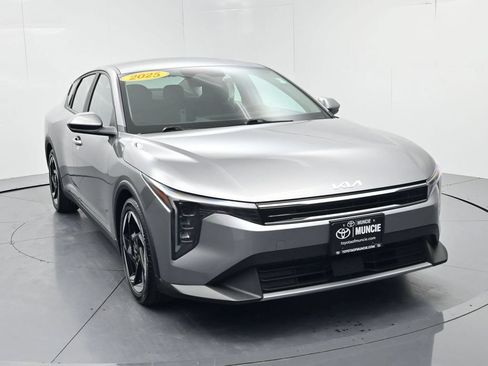 Certified 2025 Kia K4 EX FWD image 2
