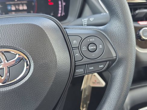 Used 2026 Toyota Corolla LE FWD image 15