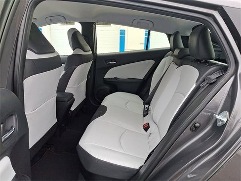 Used 2016 Toyota Prius Four image 10