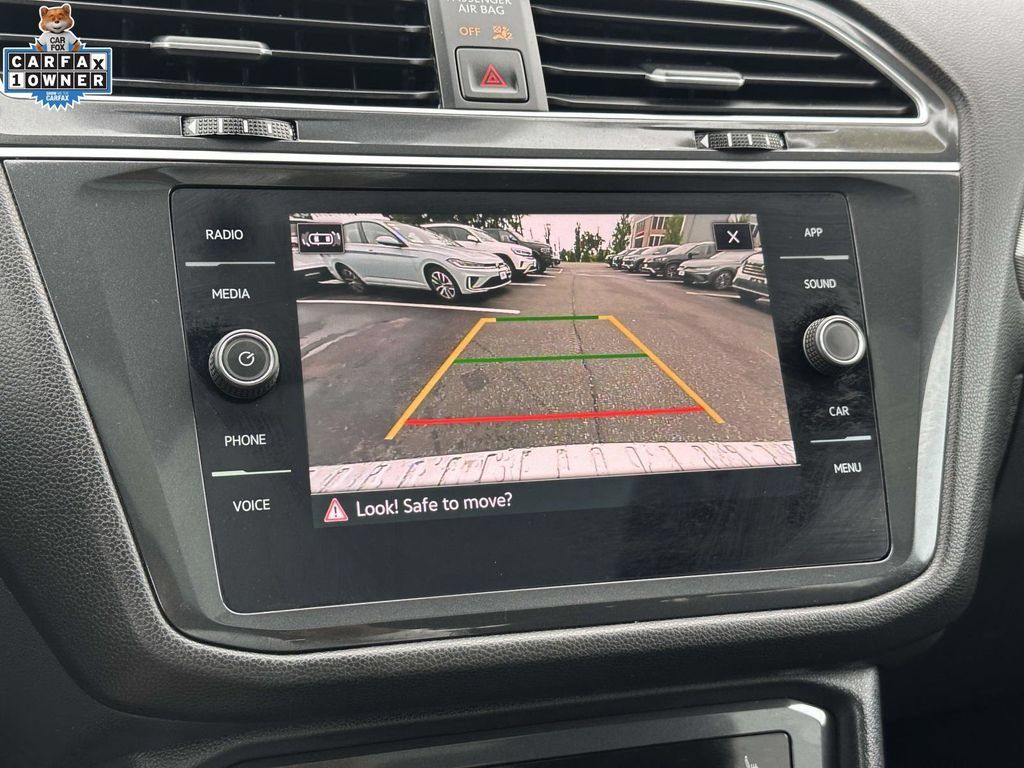 Used 2024 Volkswagen Tiguan SE AWD/4WD image 28